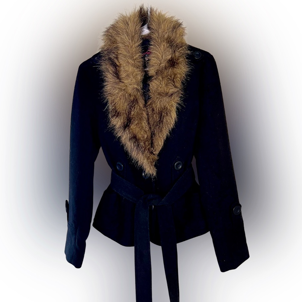Elegant Black Jacket with Faux Fur Collar